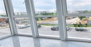 Панорамное остекление балкона Первоуральск цена от 11 тыс. руб. м/п.